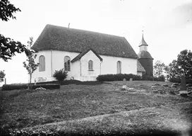 Månstad kyrka