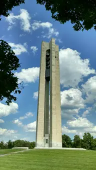 Deeds Carillon