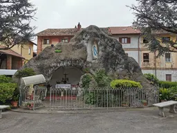 Grotta di Lourdes