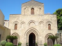 Parrocchia Santissima Trinità - Basilica la Magione