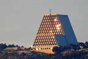 Tempio Nazionale a Maria Madre e Regina di Monte Grisa / Marijino svetišče na Vejni