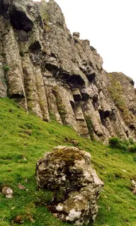 Dunagoil: burial chamber, forts, caves, cupmarked stone and longhouses.