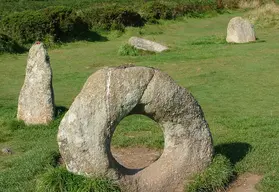 Men-an-tol