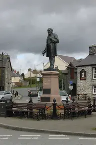 Henry Richard Memorial