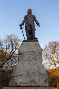 Oliver Cromwell Statue