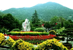 Huaqing Hot Springs