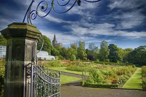 Pittencrieff Park