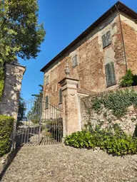 Castello di Montecalvo