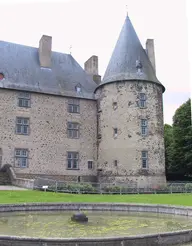 Château de Villeneuve-Lembron