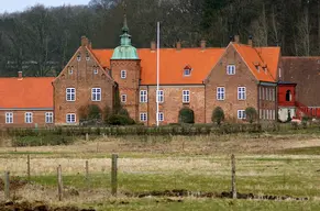 Tirsbæk Slot