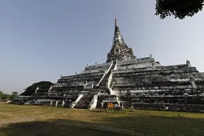 Wat Phukhao Thong