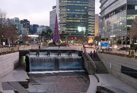 Cheonggyecheon Stream Park