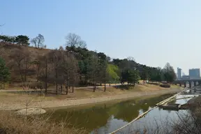 Mongchontoseong Earthen Fortification