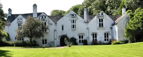 Bradley Manor