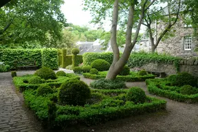 Dunbar's Close Garden