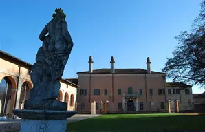 Palazzo Gonzaga-Guerrieri