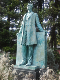 Lincoln Statue