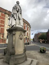 Statue of Charles Henry Wilson, Lord Nunburnholme