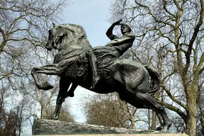 Equestrian statue "Physical Energy"