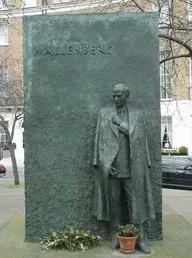 Raoul Wallenberg Monument