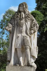 Sir Hans Sloane Statue