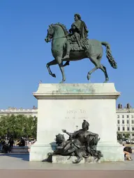 Statue équestre de Louis XIV