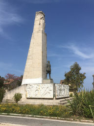 Monumento a Luigi Razza