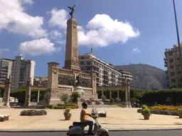 Monumento ai caduti noto come "La Statua"