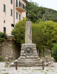 Monumento ai Caduti di Marciana