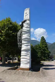 Monumento alla Tessitrice