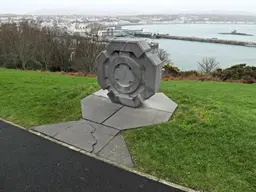 Millennium Stone, Santon