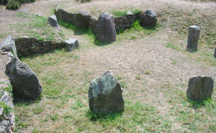 La Hougue des Geonnais (dolmen)