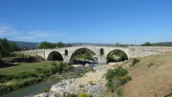 Pont Julien