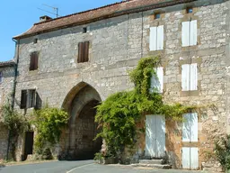 Porte de ville fortifiée