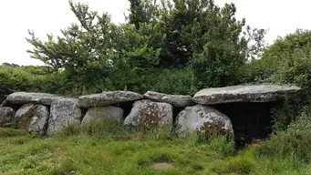 Dolmen et allée couverte de Kergünteil