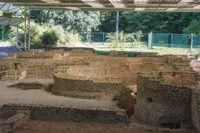 Substructions gallo-romaines et vestiges de thermes