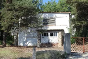 Maison en bois à portique dite chalet