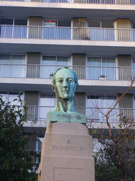 monument à Armand de Briqueville