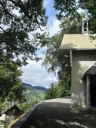 Calvaire : ensemble des éléments architecturaux et des bâtiments le composant