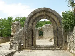 Ruines de l'ancien hôpital