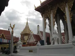 Wat Khlong Toei Nok