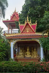 Wat That Luang Tai