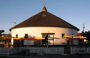 DeTurk Round Barn