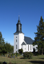 Evangelisch-Lutherische Kirche mit Ausstattung (u. a. Grabmale vom Kirchhof) und Kirchhof (Nebenanlage) mit Kirchhofsmauer sowie Denkmal für abgestürzte Flieger