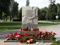 Tablica upamiętniająca ofiary masakry w trakcie rzezi Woli