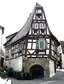 Schiefes Haus