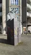 Glas-Licht-Stahl-Stelen