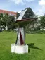 Skulptur mit Kern blau rot