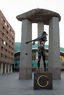 Escultura y Dolmen de Dalí