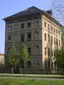 Kattundruckerei (später Wohnhaus, Müllerstraße 31) mit rückwärtigem Gebäude (Hauboldstraße 1, 2014 abgerissen) und Vorgarten am Ufer der Chemnitz Müllerstraße 31 Kattundruckerei (später Wohnhaus, Müllerstraße 31) mit rückwärtigem Gebäude (Hauboldstraße 1, 2014 abgerissen) und Vorgarten am Ufer der Chemnitz Müllerstraße 31